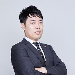 バウンダリ行政書士法人 代表行政書士 佐々木 慎太郎の写真