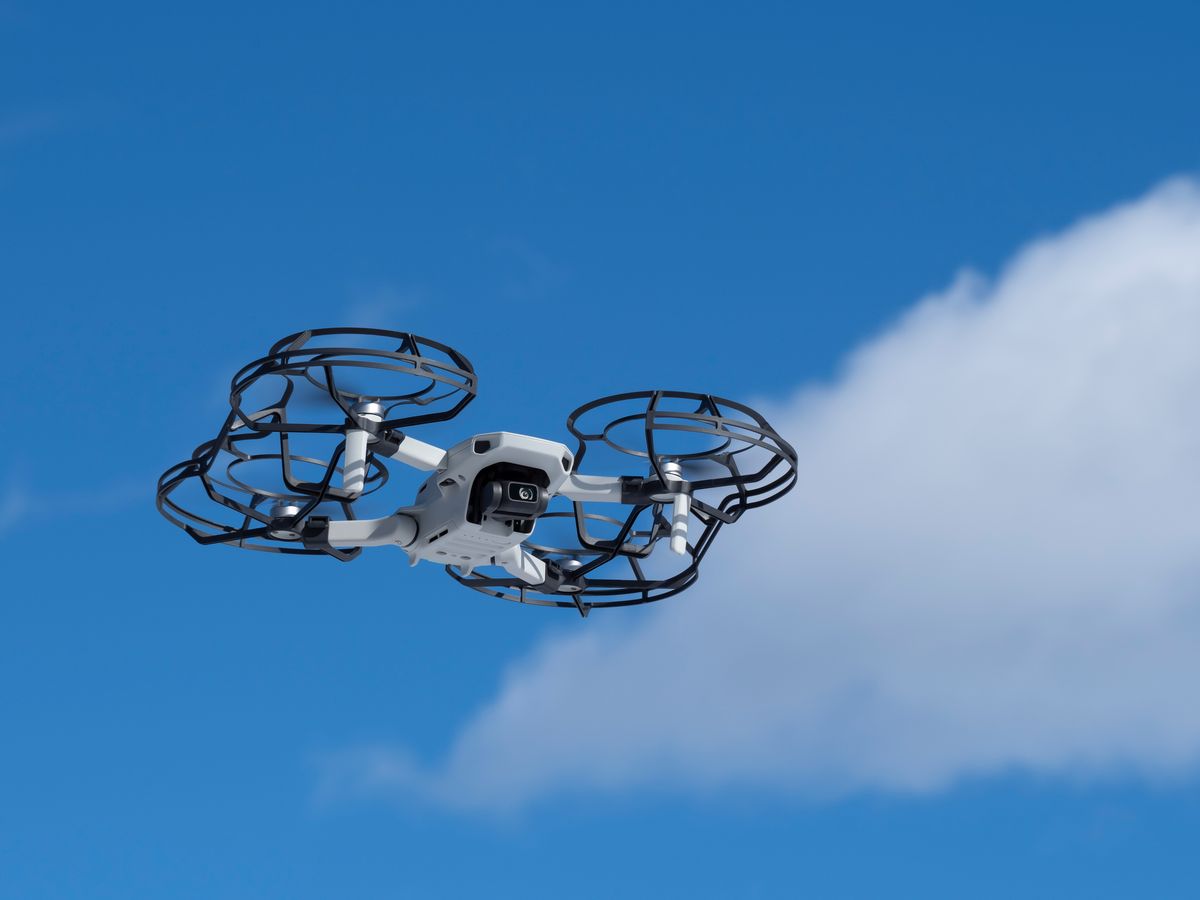 レベル3.5飛行とは?ドローンの目視外飛行の規制緩和を徹底解説