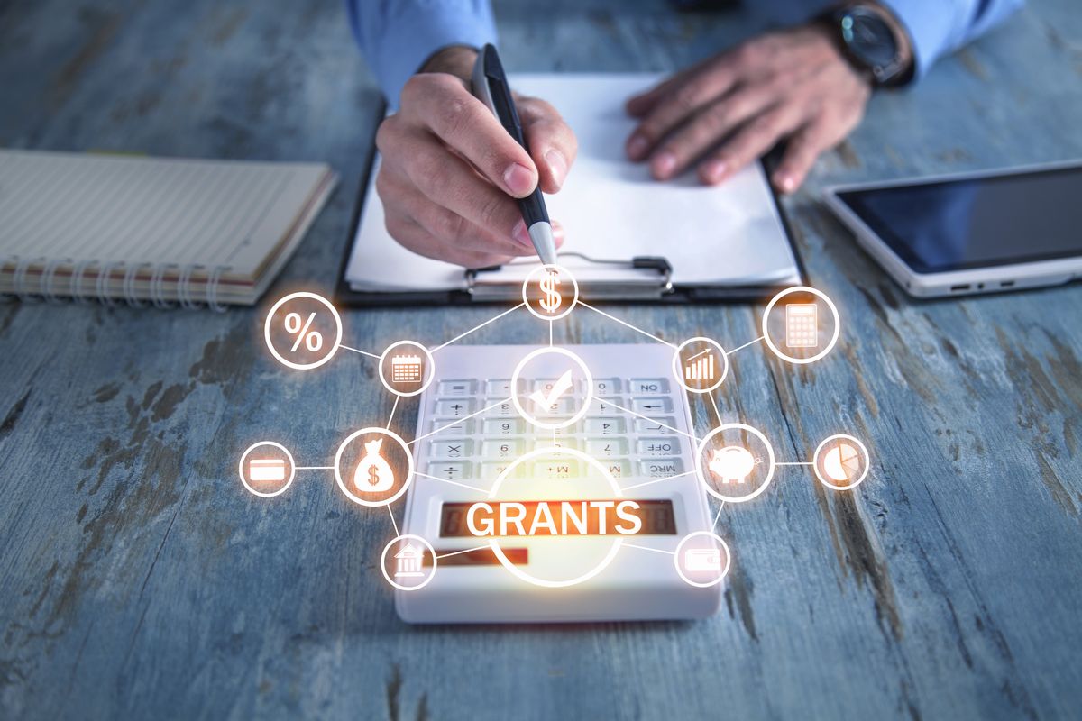 ドローン補助金【2025年最新版】購入・資格取得に使える制度を解説