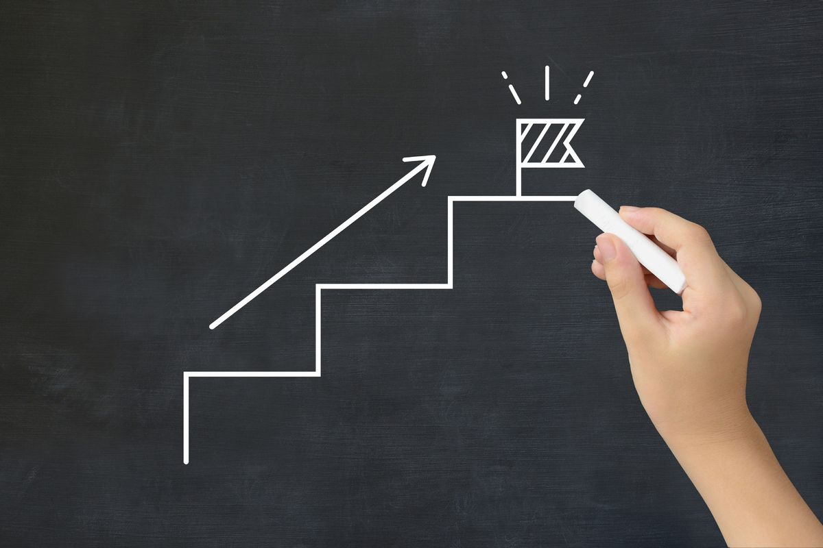 ドローンFPVとは？始め方と必要な資格・許可を解説