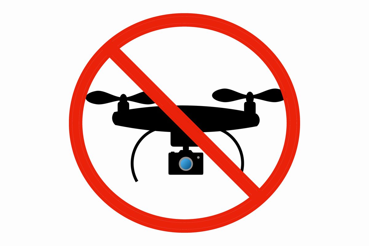 ドローンに関する罰則を一覧で解説！航空法違反の罰金や規制事例